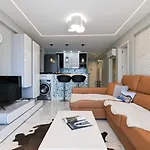 Cornelia Sea View Apartment