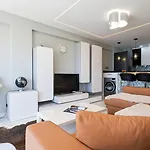 Cornelia Sea View Apartment